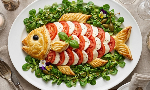 Caprese-Salat in Fischform